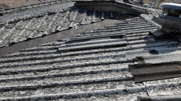 Tetti in amianto, parte l'ultimatum per i privati. Oltre 2400 edifici nel mirino