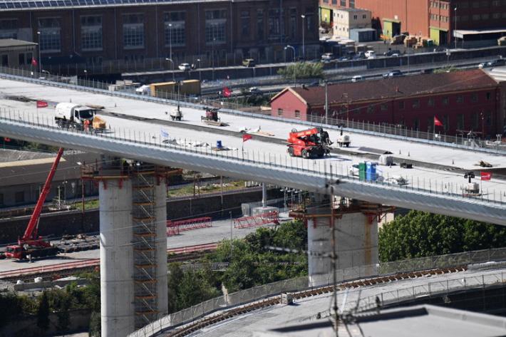 Ponte di Genova. Toti:  "Dopo le minacce il  governo lo riconsegna ad Autostrade"