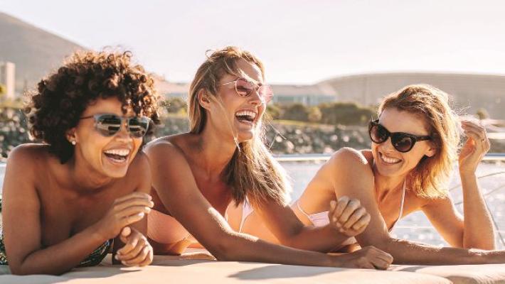 Tintarella sicura? Gradualit&agrave;, protezione, buona idratazione