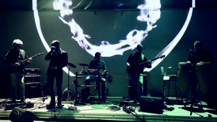 Hidden Parts, rock e improvvisazione