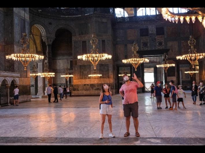 Istanbul: Santa Sofia ritorna ad essere una  moschea