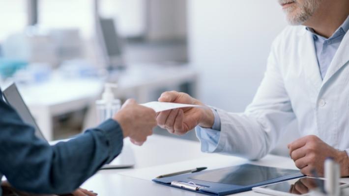 La protesta dei medici di base: &laquo;Il certificato di malattia? Spetta anche agli specialisti&raquo;