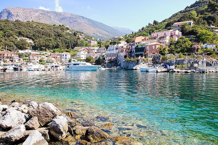 In Basilicata: quella statua bianca affacciata sul grande blu