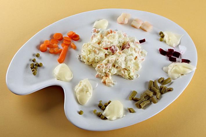 Un caso il menu' stampa del summit Nato, c'e' l'insalata russa