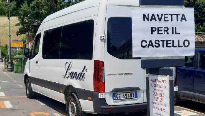 Torrechiara, al sabato e nei festivi via le auto dal castello