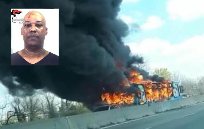 Terrore sul bus dei ragazzini: Sy condannato a 24 anni per terrorismo