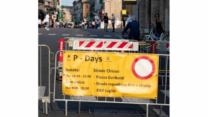 I parmigiani: &laquo;Via Repubblica e via Mazzini pedonali nel weekend? Troppi disagi: meglio con bus e taxi o un vero corso&raquo;