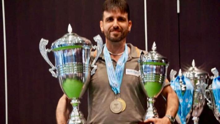 Il campione italiano di biliardo? &Egrave; Il bercetese Matteo Ferrari