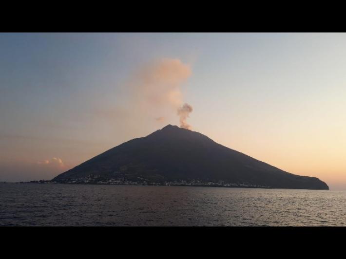 Due forti esplosioni sullo Stromboli - Video 