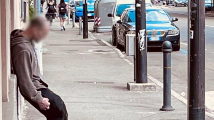 &laquo;In via Fratti siamo assediati dai tossici&raquo;