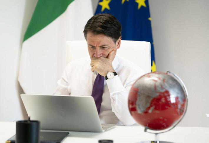 Conte vince  in trasferta ma ora rischia di pi&ugrave; in casa