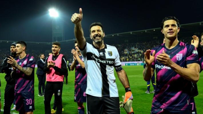 Gigi Buffon ai tifosi crociati: &laquo;Volevo riportarvi in A, spero di non avervi deluso&raquo;