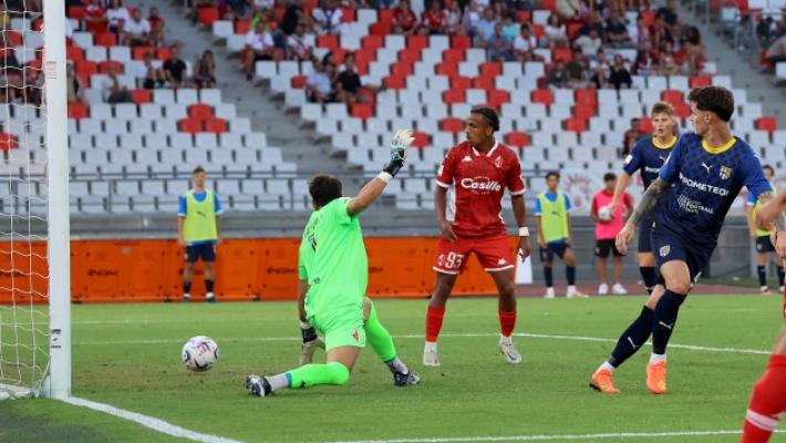 Man entra nel club dei colpi di tacco &laquo;crociati style&raquo; con Crespo e tanti altri