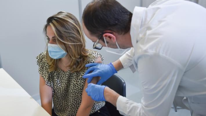 Vaccinazioni contro il covid: esauriti tutti i posti di Parma e Fidenza, l&rsquo;Azienda Usl annuncia nuovi open day