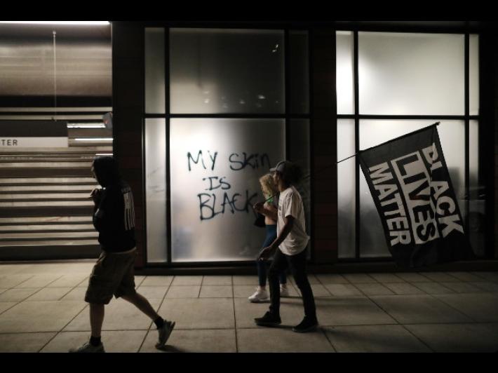 Spari durante una protesta antirazzista in Texas, un morto