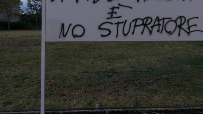 Scritte ingiuriose: &egrave; giallo a Collecchio