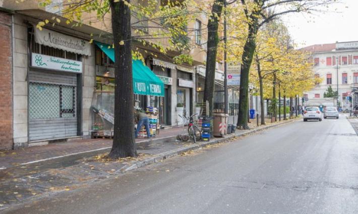 Rapinato con una siringa alla gola