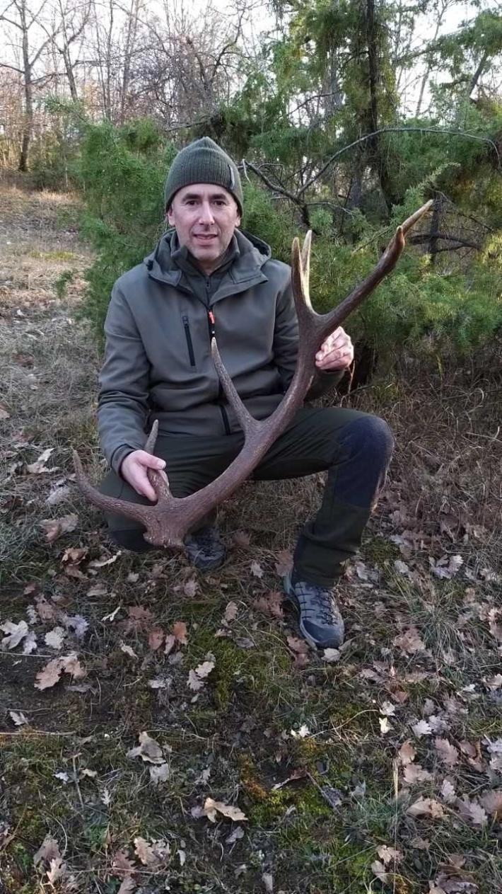 Barone, il collezionista di corna di cervo