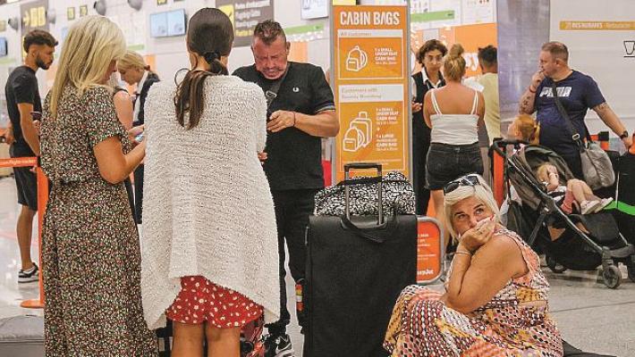 Tempesta a Palma di Maiorca &laquo;La nostra odissea in aeroporto&raquo;