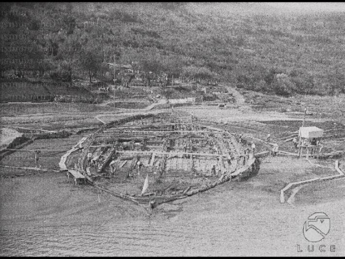 Nemi alla Germania: 'Paghi per il rogo delle navi di Caligola'