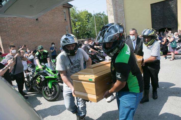 L'addio degli amici motociclisti a Faggiani