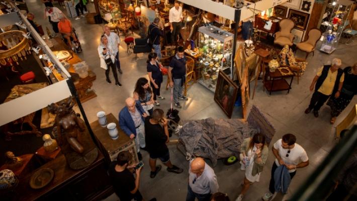 Commercianti e compratori da tutto il mondo