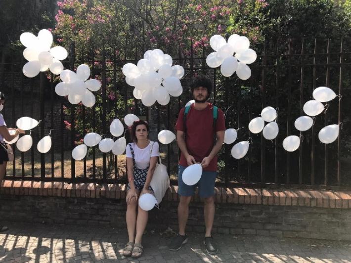 Strage Bologna: Sardine, 85 palloncini contro revisionisti