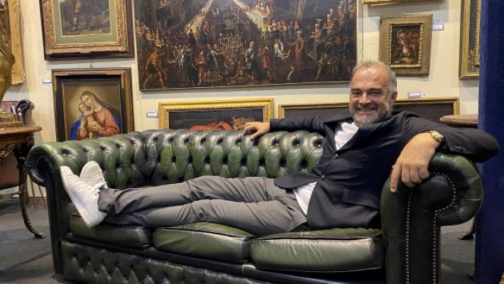 Recuperare il vintage: lampade ricostruite e divani rigenerati