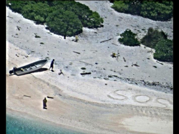 Australia: marinai naufragati salvati da 'Sos' sulla sabbia