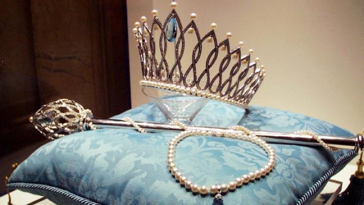 Una 13enne in passerella come "Mascotte": cacciato l'organizzatore di Miss Italia in Campania 