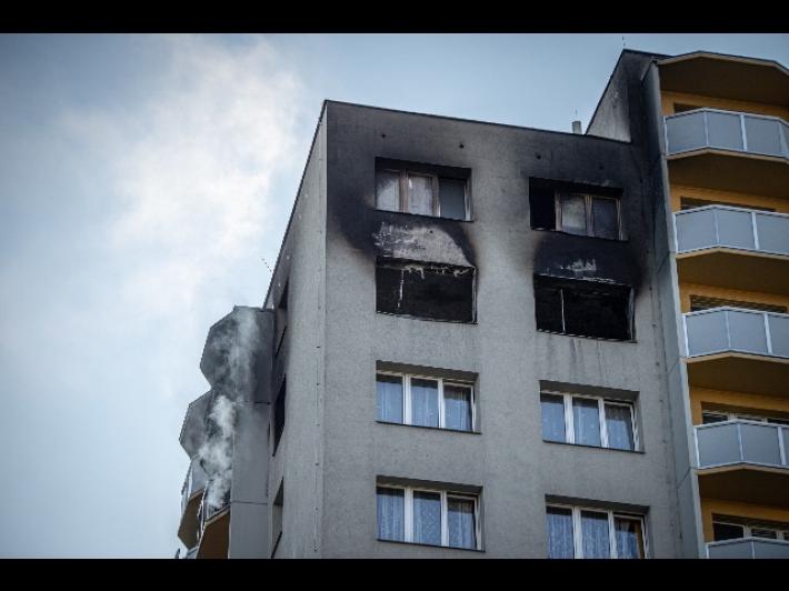 Rep. Ceca: incendio in condominio di 13 piani, 11 morti