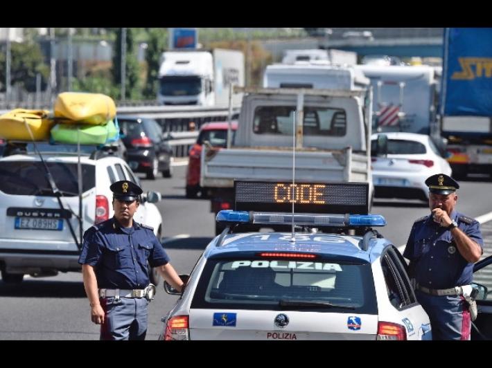 Autostrade, domenica da "bollino rosso" ma finora disagi limitati