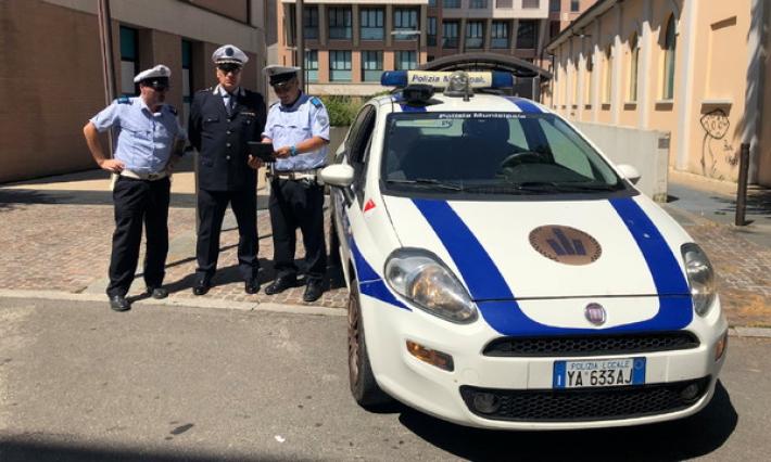 Senza patente e con l'auto sotto sequestro: 8mila euro di multa