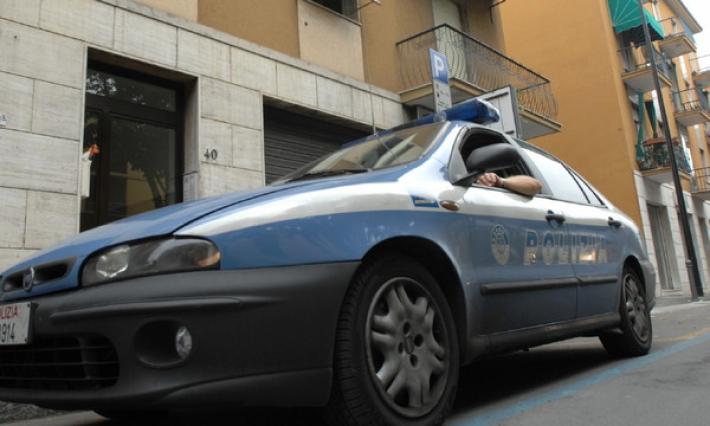 Mendicante minaccia direttore di un market