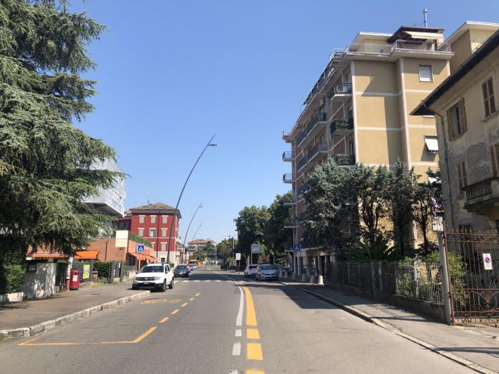 'Rapinata della collana mentre spingevo il passeggino'