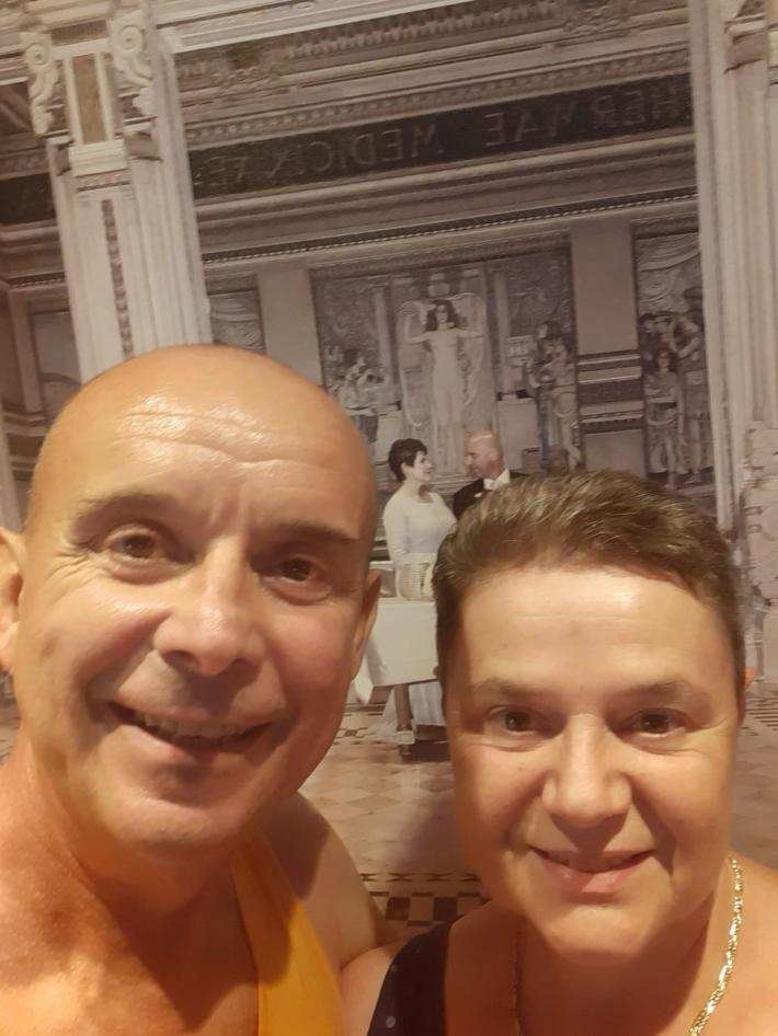 L'unico rene che ha &egrave; malato: la moglie gli dona uno dei suoi