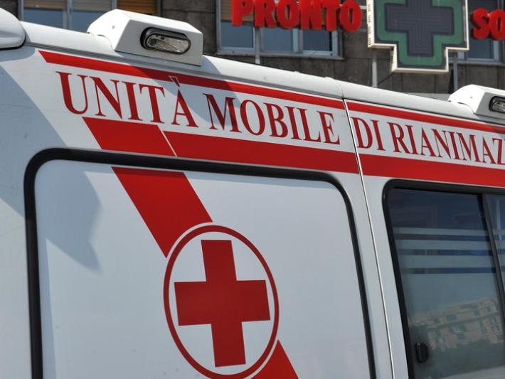 Tenta di uccidere figlio malato e si toglie la vita