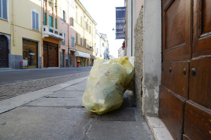 Pi&ugrave; tutor per il decoro e in centro addio ai sacchi