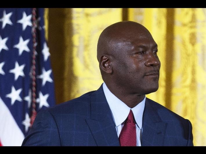 Le Nike indossate da Michael Jordan battute per 615.000 dollari