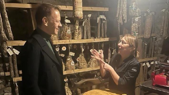 Rocco Siffredi a Fidenza, tra motocross e salumi