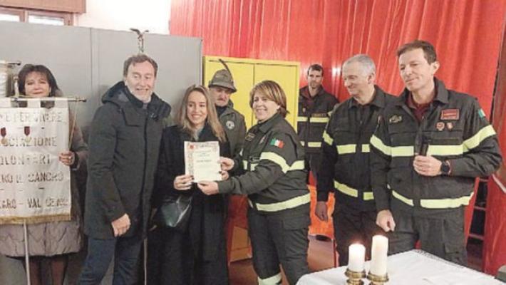 Vigili del fuoco volontari, omaggio a Camisa