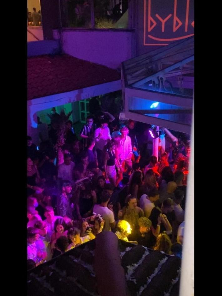 Crisanti: "Lo stop alle discoteche &egrave; coraggioso e coerente" 