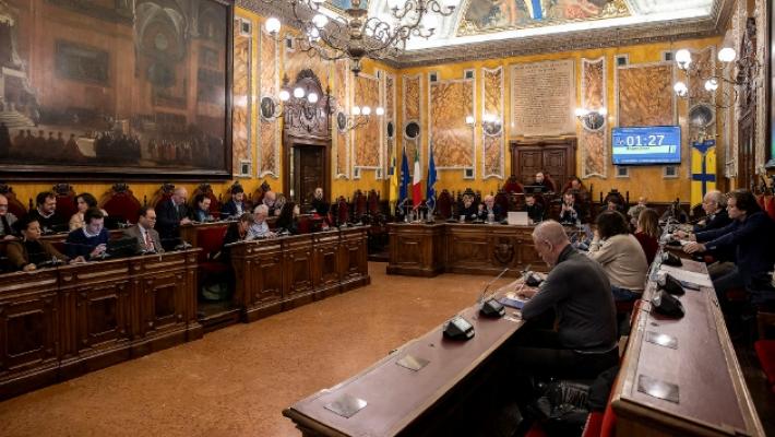 Lite notturna sulle piste ciclabili