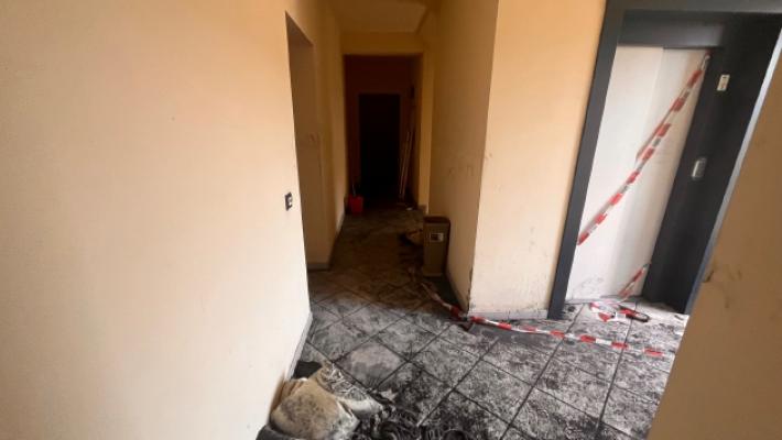 Cornocchio, dopo l'incendio arrivano gli sciacalli: ladri nella palazzina distrutta dalle fiamme