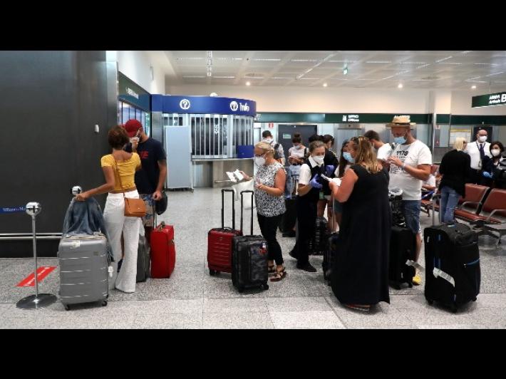 A Malpensa obiettivo 1500/1800 tamponi giorno