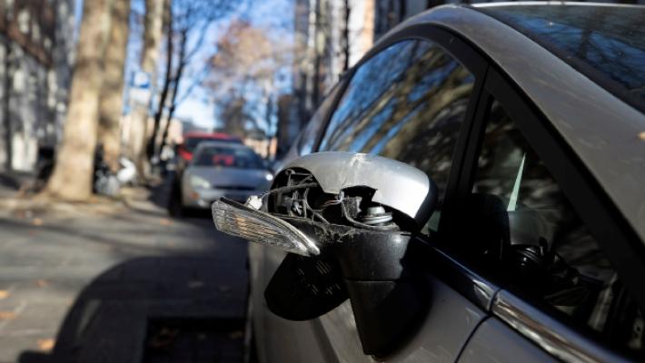 Via Verdi, una decina di auto danneggiate