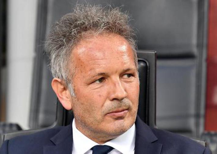 Mihajlovic positivo al Covid. Era rientrato dalla Sardegna