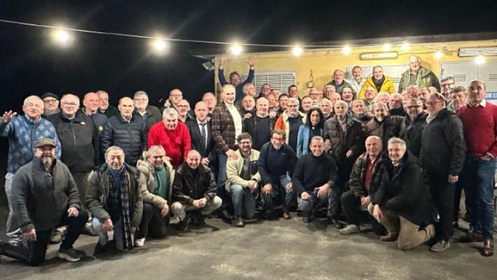 Noceto, la &laquo;storia&raquo; del rugby a tavola per omaggiare Peter Lewis