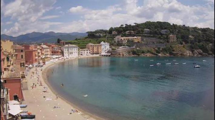 Bimba di 3 anni cade da un balcone a 10 metri d'altezza 