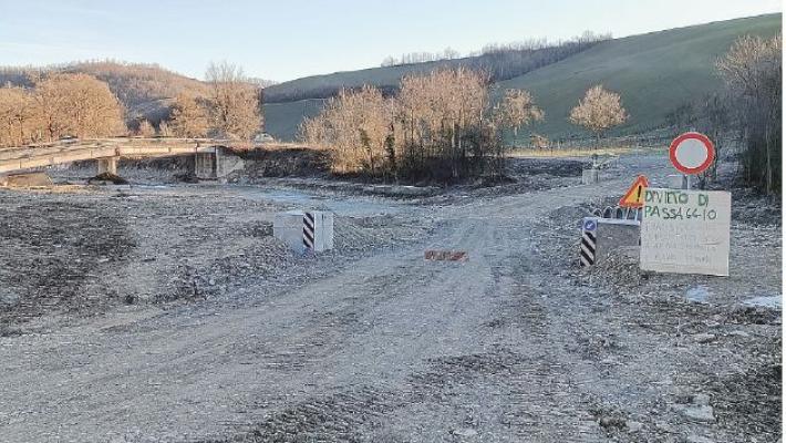 Crollo del ponte di Ozzanello: privati costruiscono un guado